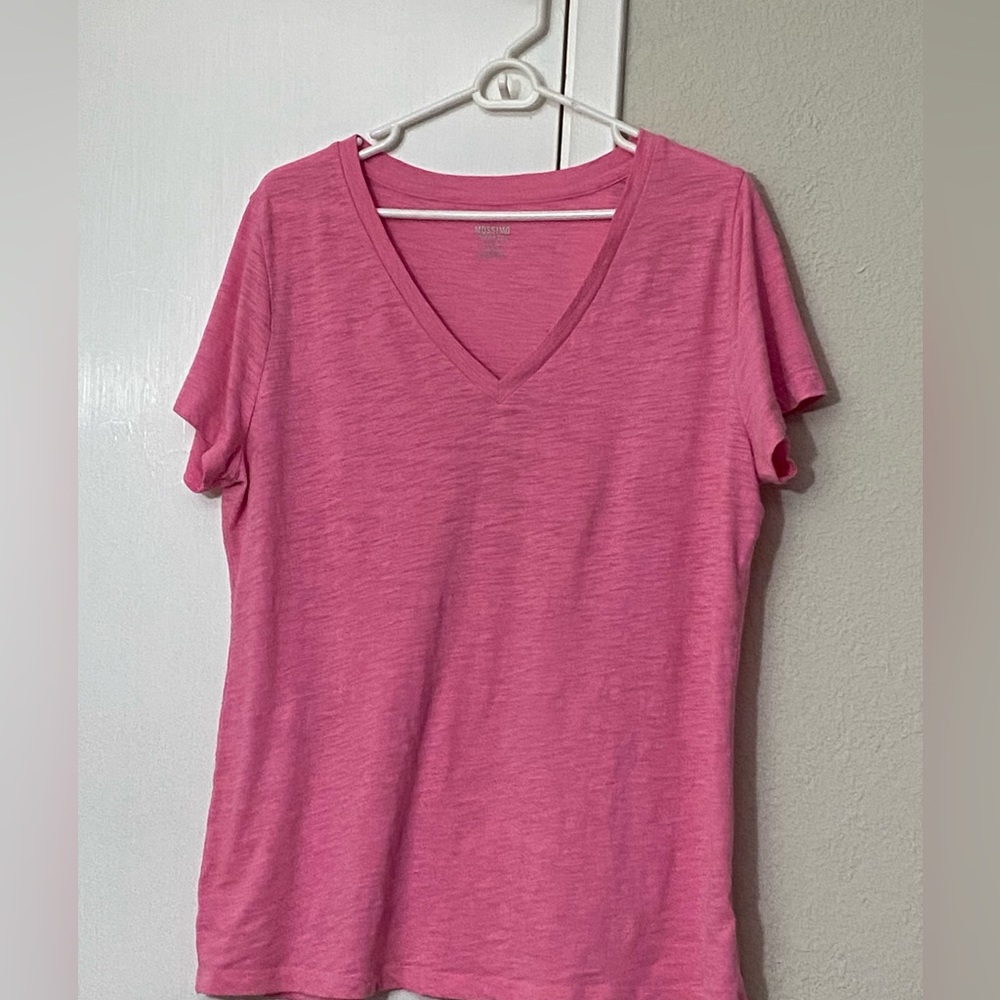 Pink Mossimo tee shirts